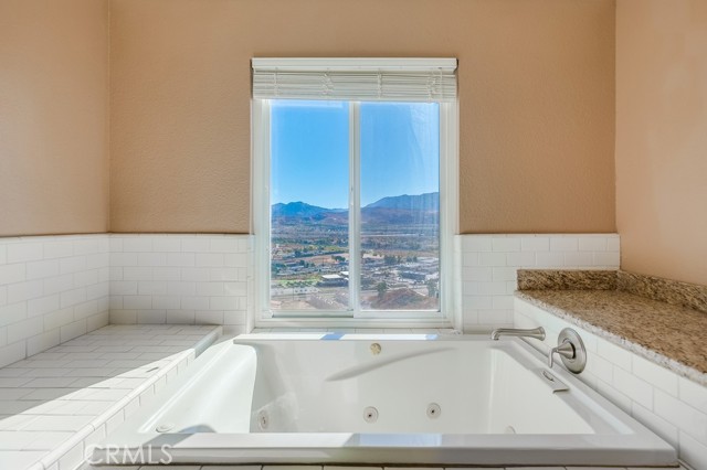 Detail Gallery Image 50 of 75 For 18556 Olympian Ct, Canyon Country,  CA 91351 - 3 Beds | 2/1 Baths