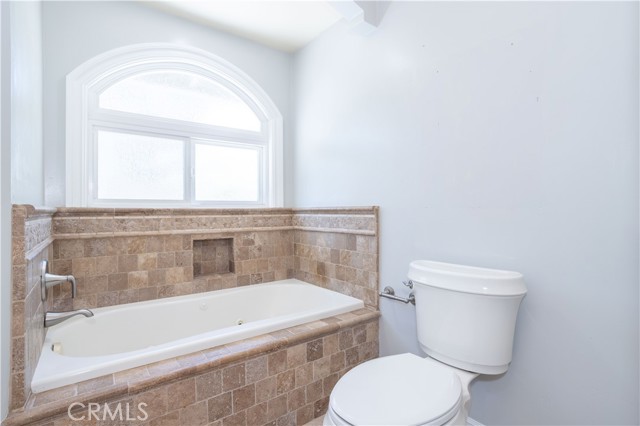24302 Vista Ridge Drive, Valencia CA: https://media.crmls.org/medias/c87d5243-1b2b-43a3-a11c-0882562363ae.jpg