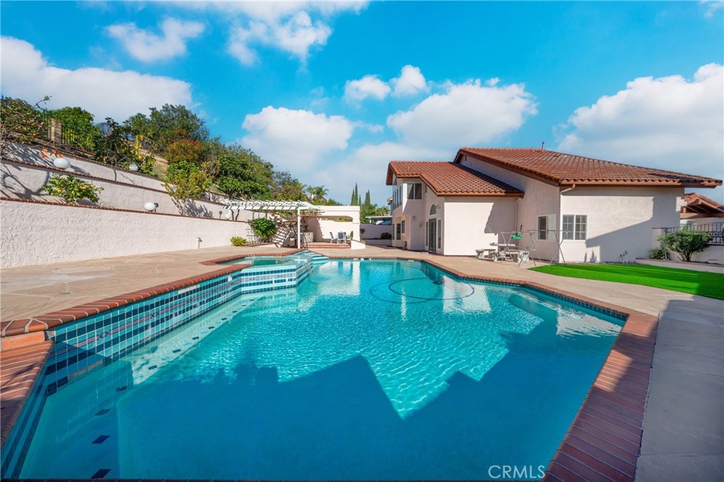 MLS #OC25274238 image #33