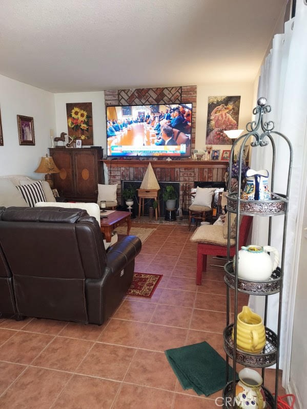 Detail Gallery Image 6 of 16 For 6508 Ventura Ct, San Bernardino,  CA 92407 - 5 Beds | 2/1 Baths