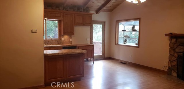 Detail Gallery Image 7 of 33 For 31465 Pinehurst, Running Springs,  CA 92382 - 4 Beds | 2 Baths