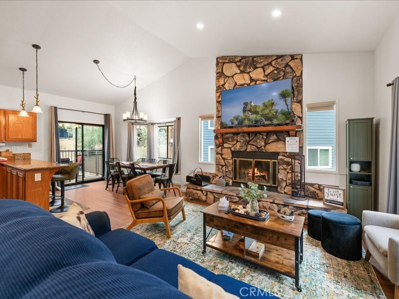 820 Villa Grove