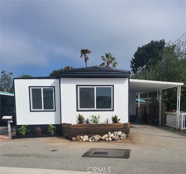 Detail Gallery Image 1 of 14 For 6207 Seabreeze, Long Beach,  CA 90803 - 2 Beds | 1 Baths