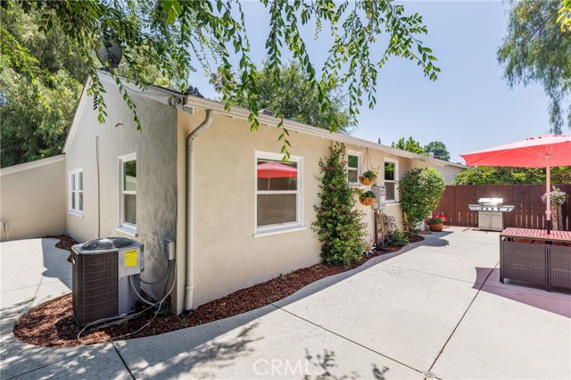 7441 Sylvia Avenue, Reseda CA: https://media.crmls.org/medias/c87fe01b-08f0-4393-a25e-d1ced26eff90.jpg