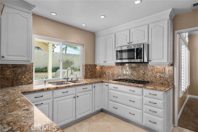 Detail Gallery Image 14 of 49 For 7243 Kittyhawk St, Fontana,  CA 92336 - 4 Beds | 3 Baths