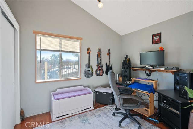 Detail Gallery Image 19 of 30 For 20060 Shadow Island Dr, Canyon Country,  CA 91351 - 2 Beds | 2 Baths