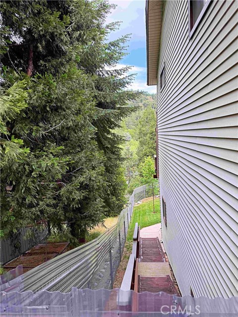 489 Dorn Drive, Crestline CA: https://media.crmls.org/medias/c8814618-2f8c-4b31-a5cc-494fd2706803.jpg