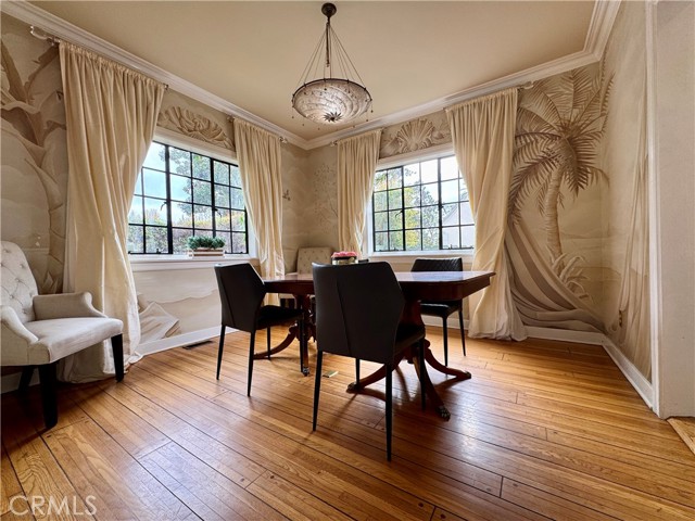 Detail Gallery Image 12 of 65 For 1149 Cordova Ave, Glendale,  CA 91207 - 5 Beds | 3 Baths