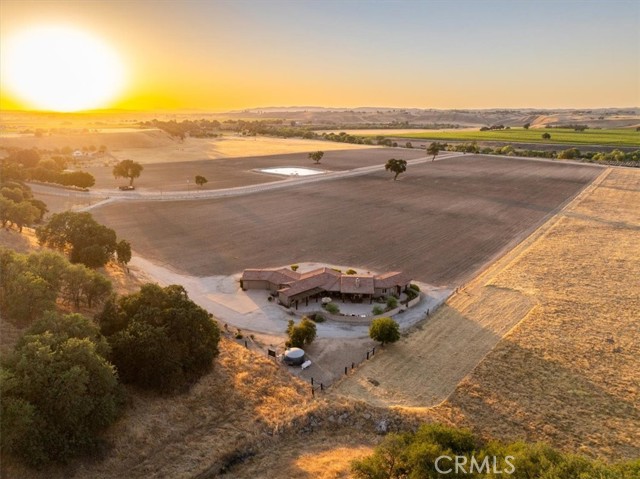 5085 Martingale Circle, San Miguel CA: https://media.crmls.org/medias/c881f4e6-481d-4fe5-82a5-22f8f90d253e.jpg