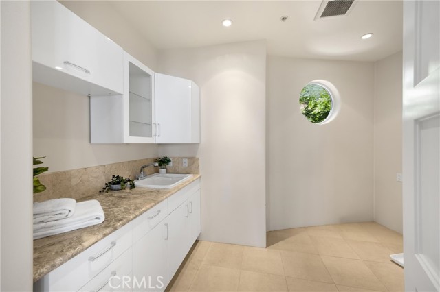 Image 31 of 74 For 10320 Snowdrop Road
