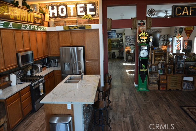 Detail Gallery Image 6 of 42 For 17648 Park Plaza Ct, Victorville,  CA 92395 - 4 Beds | 2 Baths