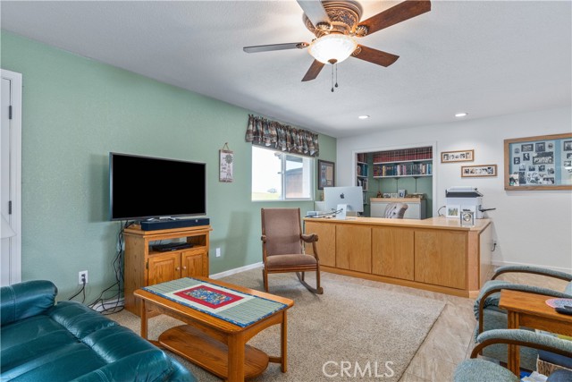 4950 Union Rd, Paso Robles CA: https://media.crmls.org/medias/c8830d40-0b79-4c14-b1f4-b321937c7c10.jpg