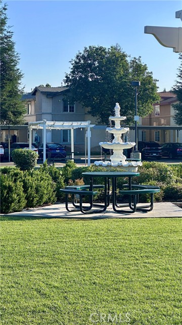 600 Hosking Avenue, Bakersfield CA: https://media.crmls.org/medias/c8833de6-f022-4aad-8d9d-622e6607d085.jpg