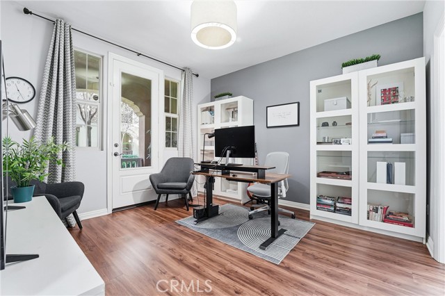 Detail Gallery Image 3 of 42 For 755 S Kroeger St, Anaheim,  CA 92805 - 3 Beds | 3/1 Baths