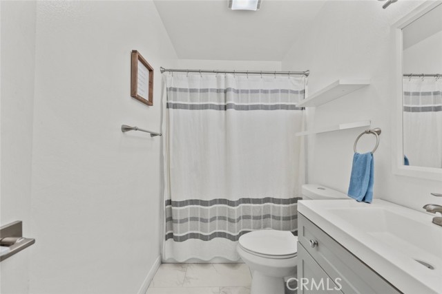 10331 Lindley Avenue, Porter Ranch CA: https://media.crmls.org/medias/c88351fb-89ce-4541-b48e-816d168c3c91.jpg