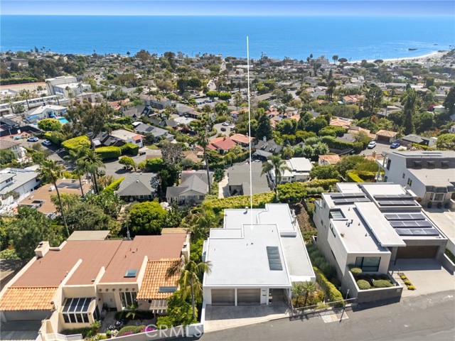 1061 Skyline Drive, Laguna Beach CA: https://media.crmls.org/medias/c88455cd-3e6b-4998-987f-75b46156750d.jpg