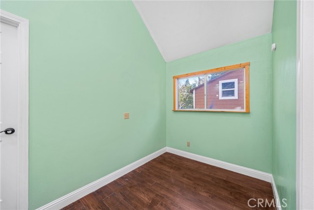 Detail Gallery Image 11 of 32 For 23884 Bowl Rd, Crestline,  CA 92325 - 2 Beds | 2 Baths