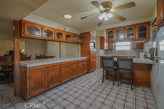 Detail Gallery Image 7 of 16 For 20323 Callaway Ave, Lakewood,  CA 90715 - 4 Beds | 1/1 Baths