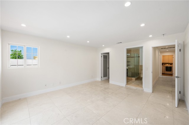 3856 Vista Linda Drive, Encino CA: https://media.crmls.org/medias/c8860832-40fe-4b9a-95a2-8ea60536d424.jpg