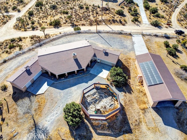 Detail Gallery Image 4 of 75 For 5040 Brisbane Ave, Yucca Valley,  CA 92284 - 3 Beds | 2 Baths