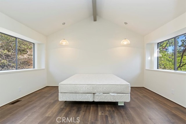 33052 Piedras Grandes, Green Valley Lake CA: https://media.crmls.org/medias/c886f189-bf34-4275-a5e0-3d4b2a1411b8.jpg