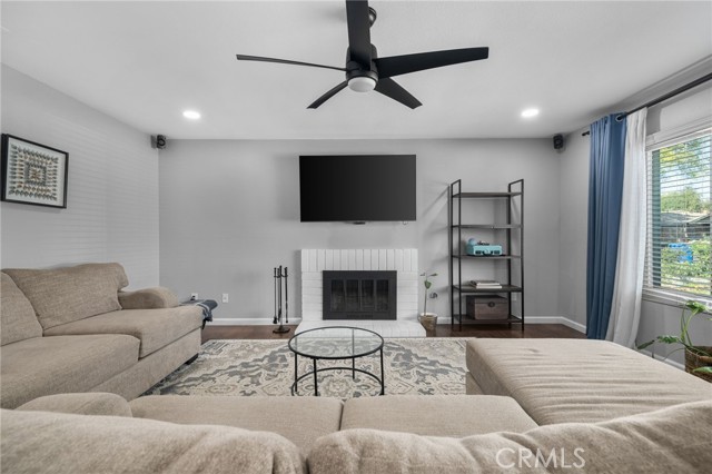 Detail Gallery Image 7 of 33 For 5920 Green Valley St, Riverside,  CA 92504 - 4 Beds | 2 Baths