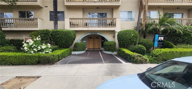5400 lindley ave#105, Encino CA: https://media.crmls.org/medias/c88755e3-e874-413b-ad39-48de15817242.jpg