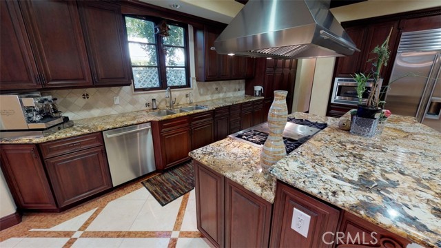 Detail Gallery Image 10 of 30 For 903 10th St, Manhattan Beach,  CA 90266 - 6 Beds | 7 Baths