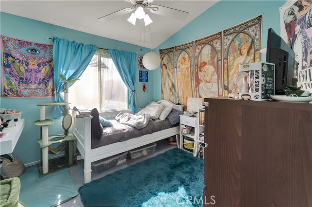 Detail Gallery Image 14 of 17 For 14028 Yorktown Ct, Fontana,  CA 92336 - 4 Beds | 3 Baths