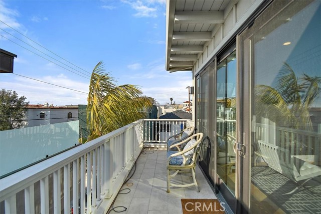 420 31st Street, Manhattan Beach, California 90266, 5 Bedrooms Bedrooms, ,1 BathroomBathrooms,Residential,Sold,31st,PV22019305