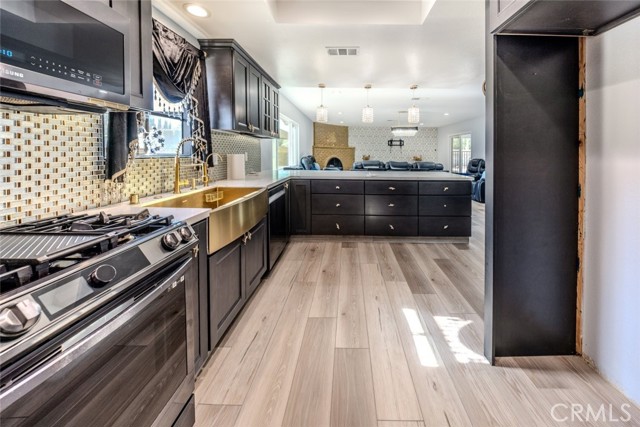 Detail Gallery Image 10 of 59 For 3340 Brittany Ln, Lancaster,  CA 93536 - 3 Beds | 2 Baths