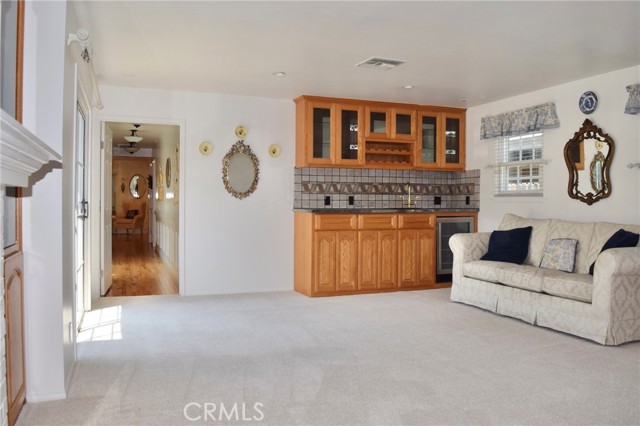 2024 N Kenwood Street, Burbank CA: https://media.crmls.org/medias/c888f692-524e-4695-a0c9-499a0e96dda9.jpg