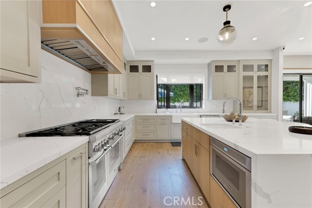 Detail Gallery Image 14 of 37 For 4919 Rhodes Ave, Valley Village,  CA 91607 - 5 Beds | 4/1 Baths