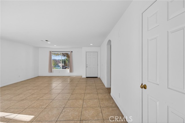 Detail Gallery Image 4 of 45 For 28504 Old Coach Ct Ct, Saugus,  CA 91390 - 5 Beds | 3 Baths