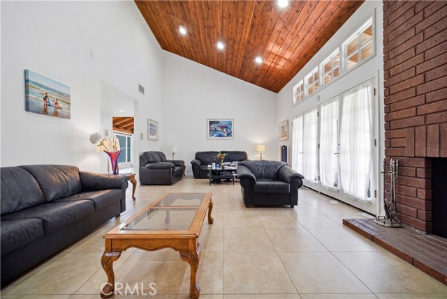 Detail Gallery Image 9 of 23 For 23139 Park Contessa, Calabasas,  CA 91302 - 4 Beds | 4/1 Baths