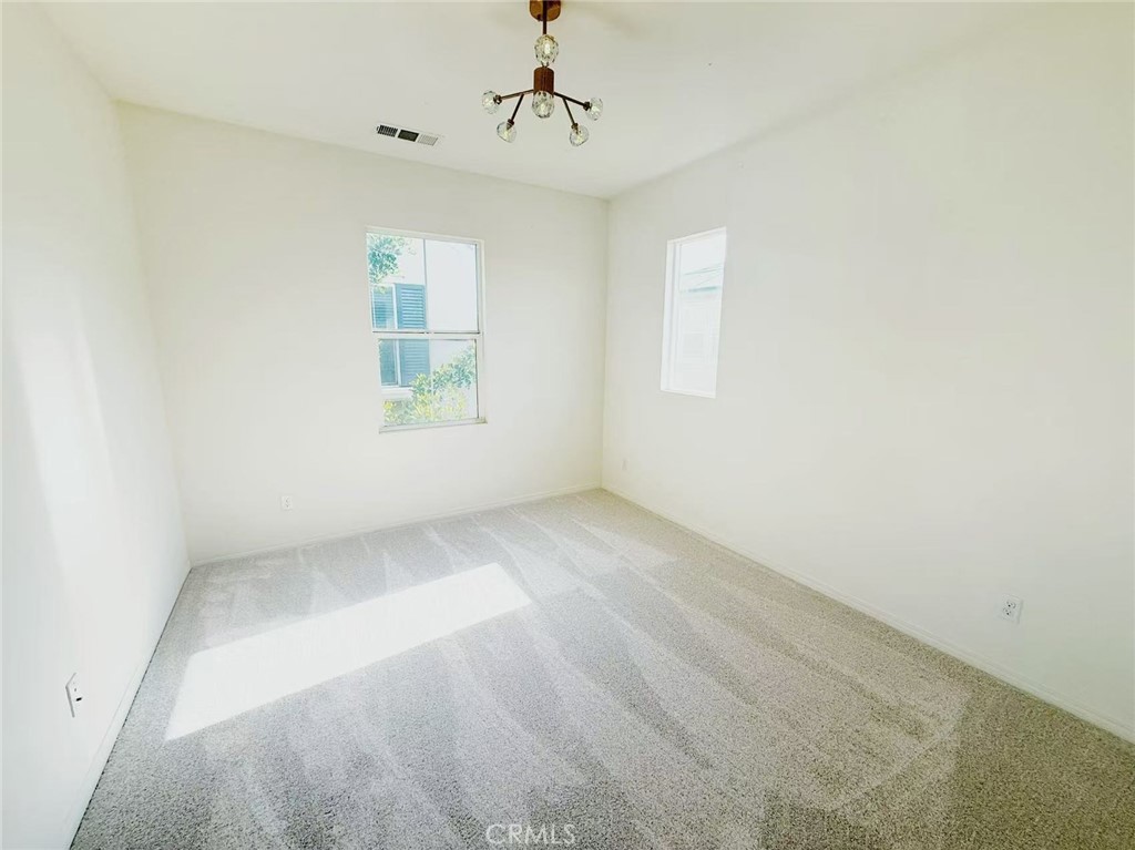 MLS #OC25094836 img 17