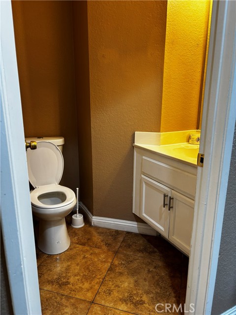 Detail Gallery Image 5 of 14 For 12533 Loma Verde, Victorville,  CA 92392 - 3 Beds | 2/1 Baths