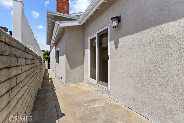 1069 Avenue D, Redondo Beach CA: https://media.crmls.org/medias/c88ac169-bdf6-4d06-9234-c07557c97a4c.jpg