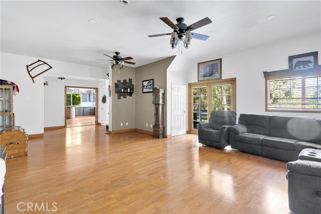 Image 8 of 67 For 810 Oakmont Lane