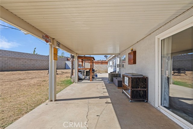 371 Claire Street, Riverside CA: https://media.crmls.org/medias/c88bb5e9-3cff-47e9-a1b4-635522711f08.jpg