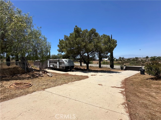 Detail Gallery Image 10 of 31 For 19261 Santa Rosa Mine Rd, Perris,  CA 92570 - 4 Beds | 3 Baths