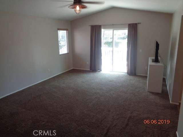 32501 Sprucewood Way, Lake Elsinore CA: https://media.crmls.org/medias/c88cb482-08a2-4cde-98cf-f895793d259e.jpg