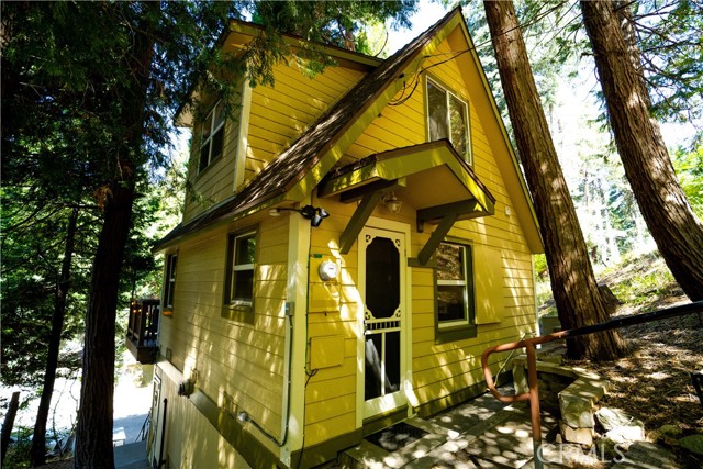 761 Arrowhead Villa Road, Lake Arrowhead, CA 92352