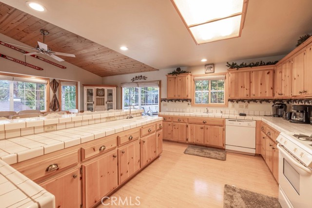 285 Santa Clara Boulevard, Big Bear Lake, CA 92315