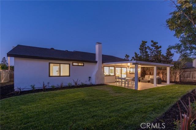 876 Ballina Court, Newbury Park CA: https://media.crmls.org/medias/c88ee126-5f25-4bbd-8d6a-2d2b89c8c6c1.jpg