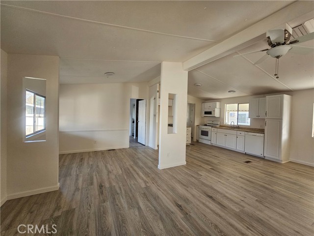 Detail Gallery Image 9 of 24 For 350 San Jacinto Ave #214,  Perris,  CA 92571 - 3 Beds | 2 Baths