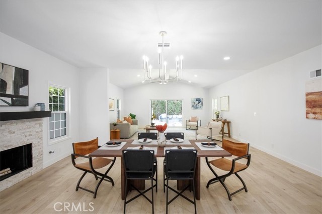 Detail Gallery Image 8 of 41 For 20919 De La Guerra St, Woodland Hills,  CA 91364 - 3 Beds | 3 Baths