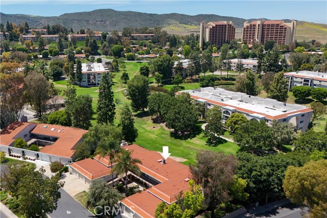 5472 Paseo Del Lago E, Laguna Woods CA: https://media.crmls.org/medias/c891b388-4bef-4d61-805c-78fda29286da.jpg