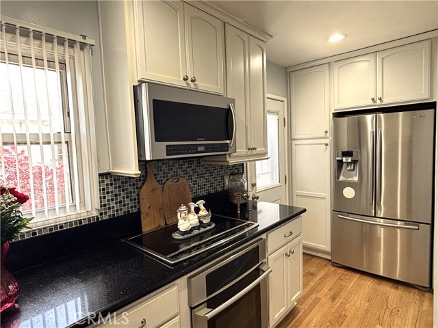 Detail Gallery Image 6 of 29 For 2032 Royal Oaks Dr, Duarte,  CA 91010 - 3 Beds | 2 Baths