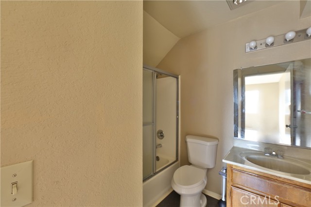 Detail Gallery Image 15 of 32 For 222 S Catalina Ave #9,  Pasadena,  CA 91106 - 3 Beds | 3/1 Baths